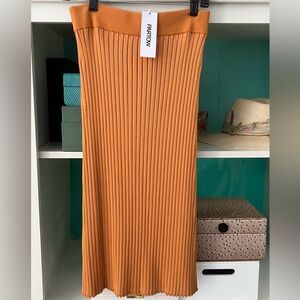 Beautiful Two Tone knit skirt